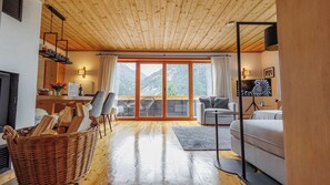 TV, fireplace, offices