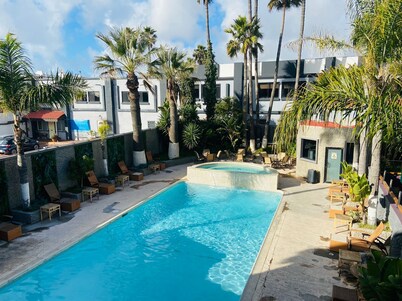 Hotel Enjoy