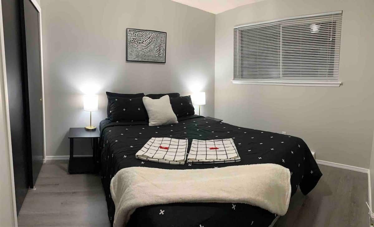 2 habitaciones, tabla de planchar con plancha y wifi gratis 