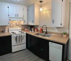 Frigorífic, microones, forn i placa de cuina