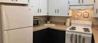 😍GREAT LOCATION 2BD/1BTH UNIT W/ PVT BACKYARD 😍