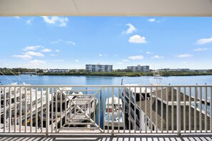Property grounds - Waterfront, Harbourside, Water Park, Beach, #3318 (Indian Rocks Beach)