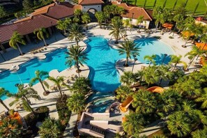 Piscina all'aperto, una piscina riscaldata