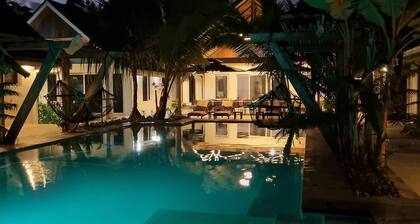 Beach Villa Fiji comes with an optional chef service, which is very economical.