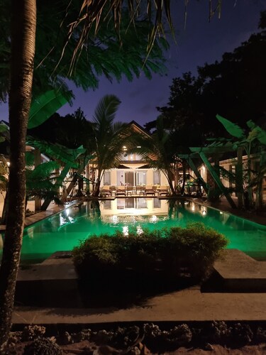 Beach Villa Fiji comes with an optional chef service, which is very economical. 