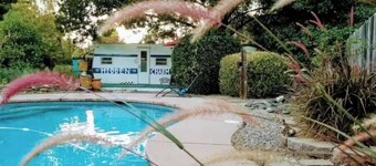 Hidden Charm- 3 bed-2 Bath, Pool & Game room