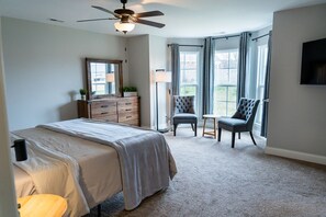 5 Schlafzimmer, Schreibtisch, Bügeleisen/Bügelbrett, kostenloses WLAN