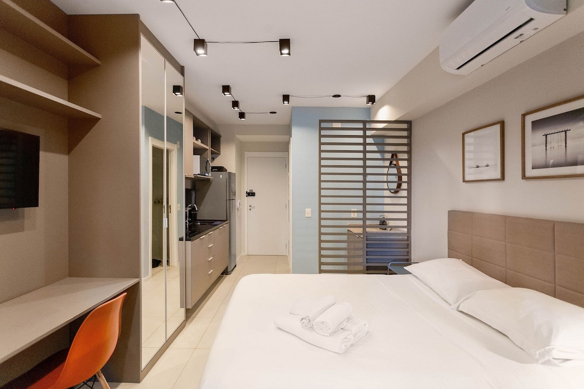 City Studio, 1 Bedroom | 1 bedroom, premium bedding, blackout drapes, soundproofing