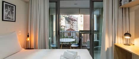 Economy Studio, 1 Double Bed | 1 bedroom, premium bedding, blackout curtains, soundproofing