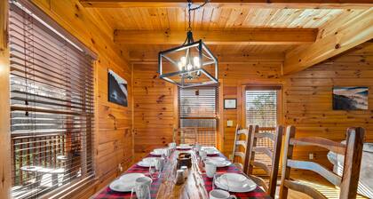 Fall Specials! Quiet, Cozy, Games, Arcade & Hot Tub, Guest Favorite