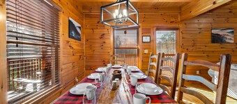 Cozy Fall Escape with Hot Tub & Games – October & Holiday Dates Available!