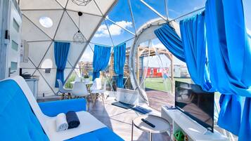 Comfort-telttamajoitus | 2 makuuhuonetta, allergiatestatut vuodevaatteet