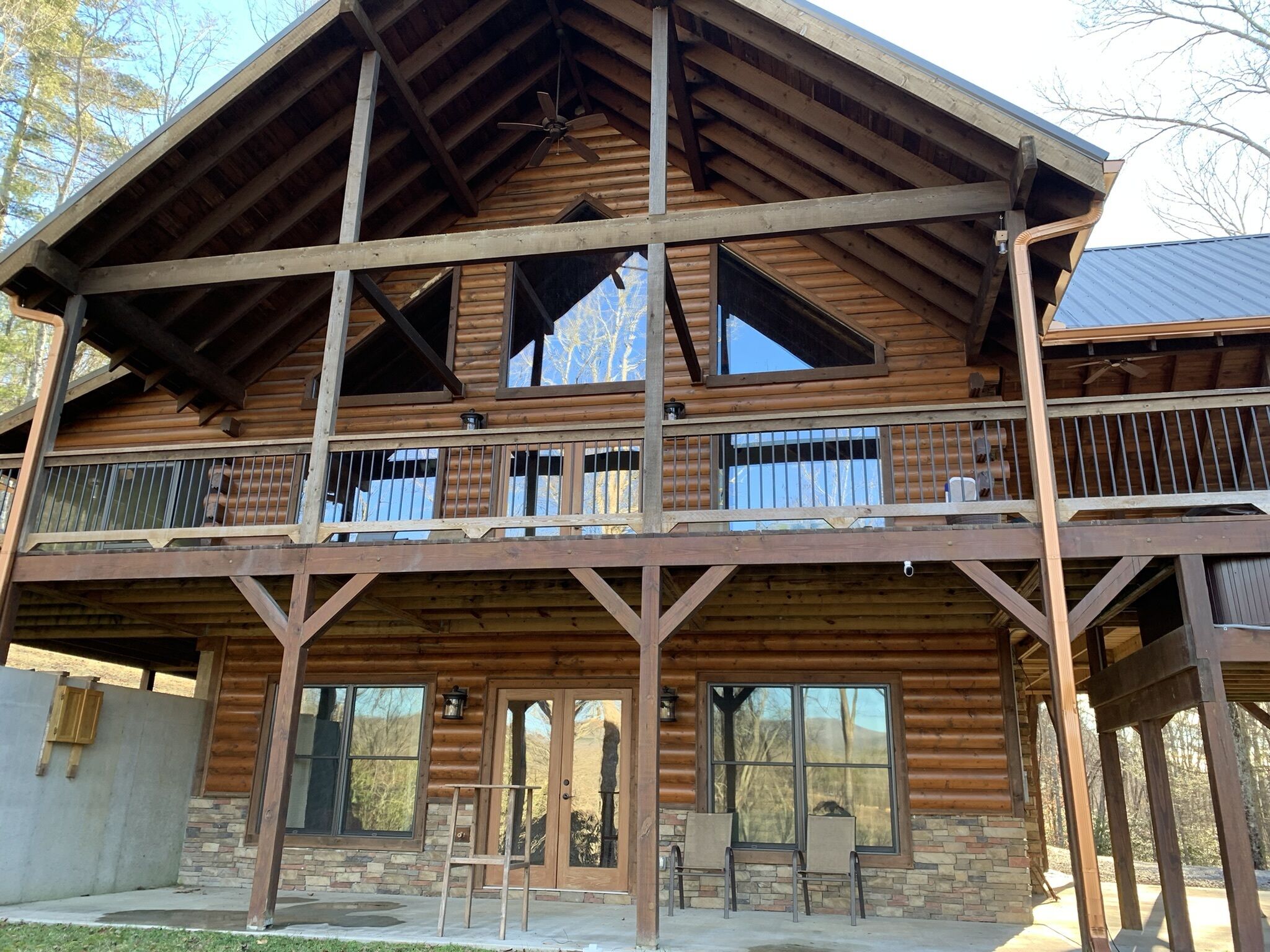 Spectacular Cabin - River, Mountains, Discounts! World-Class Mountain Biking!
