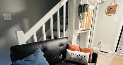 Downtown loft apt—mins from NCSU & Pullen Park!