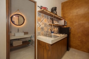 Fridge, microwave, stovetop, coffee/tea maker - Wayuum Suites 3: Oasis in Paradise (San Miguel de Cozumel)