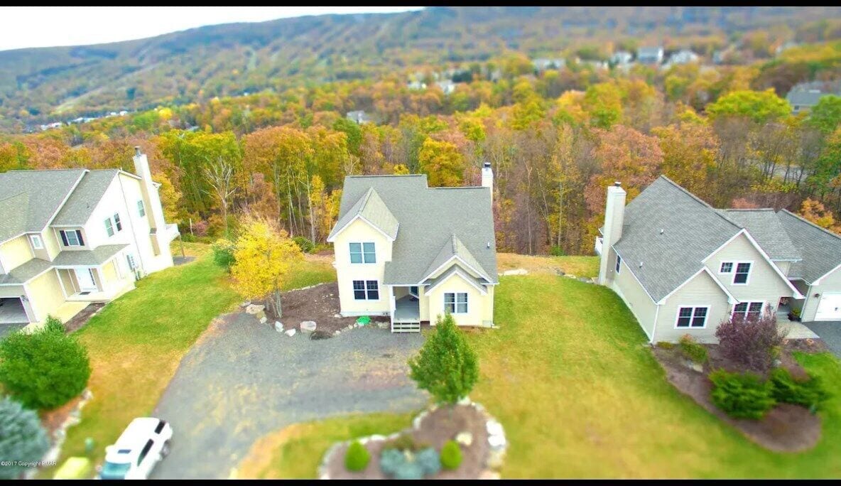 ★Camelback Ridge Retreat★ Pool Access, HotTub, BBQ