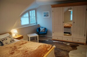 Unclassified image, 4 of 16, button