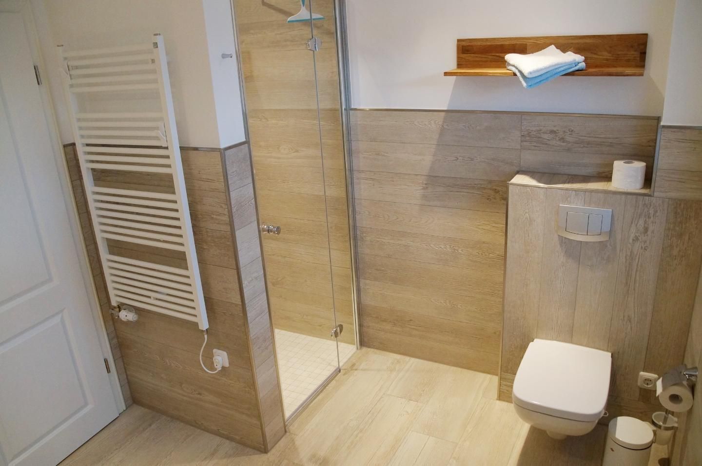 Shower, towels