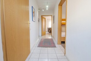 Unclassified image, 4 of 12, button - Nautilus - Comfortable vacation home Nautilus in Zingst with garden and terrace in (Zingst)