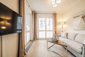 Fernseher, Stereoanlage