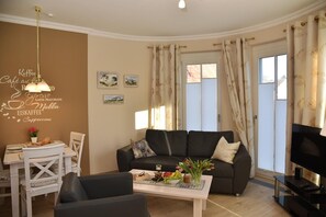 TV, DVD-spiller og stereoanlegg