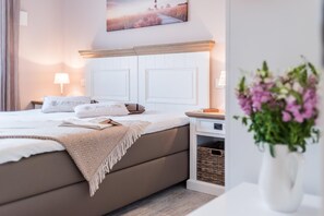 Unclassified image, 4 of 27, button - Comfortable vacation apartment in the first row of the beach with balcony in Zingst - (Zingst)