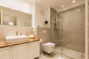 Shower, towels