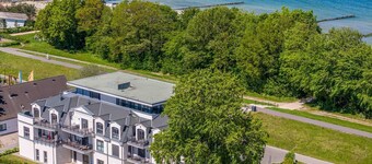 Comfortable apartment with balcony in the first row on the beach of Zingst -
