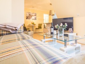 Unclassified image, 5 of 18, button