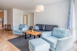 TV, stereo - Comfortable vacation apartment Residenz am Strand 1-11 in the first row to the Baltic Sea - (Zingst)