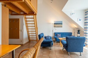 TV, stereo - Bright, comfortably furnished apartment directly on the dike and beach! - Residence (Zingst)
