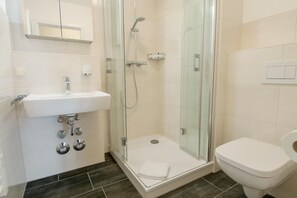 Shower, towels
