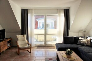 Unclassified image, 4 of 34, button - Bright, comfortably furnished apartment directly on the dyke and beach - Residence (Zingst)