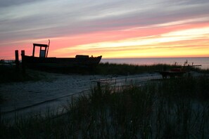 Unclassified image, 3 of 27, button