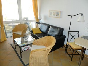 TV, stereo - High-quality furnished vacation apartment directly on the Baltic Sea beach! - Residence at (Zingst)