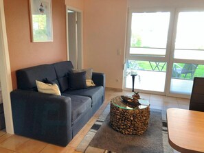 TV, stereo - High-quality furnished vacation apartment directly on the Baltic Sea beach! - Residence at (Zingst)
