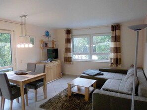 Télévision, chaîne hi-fi