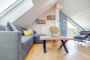 Télévision, lecteur de DVD, chaîne hi-fi