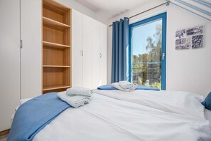 3 bedrooms, iron/ironing board, WiFi