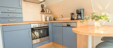 Geladeira, fogão, cooktop, lava-louças