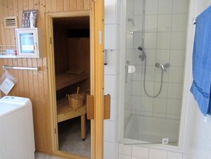 Shower, towels