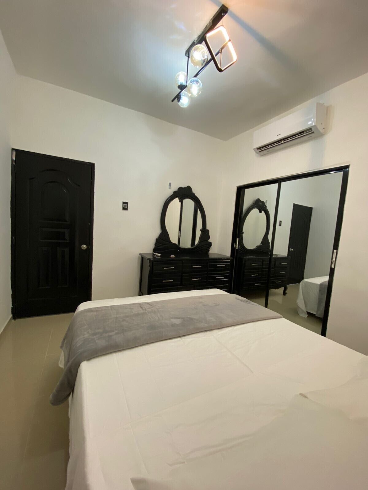 3 soverom, strykejern/-brett, wi-fi og sengetøy