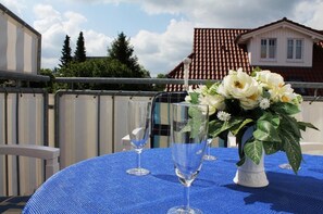 Unclassified image, 2 of 10, button