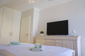 Unclassified image, 3 of 25, button