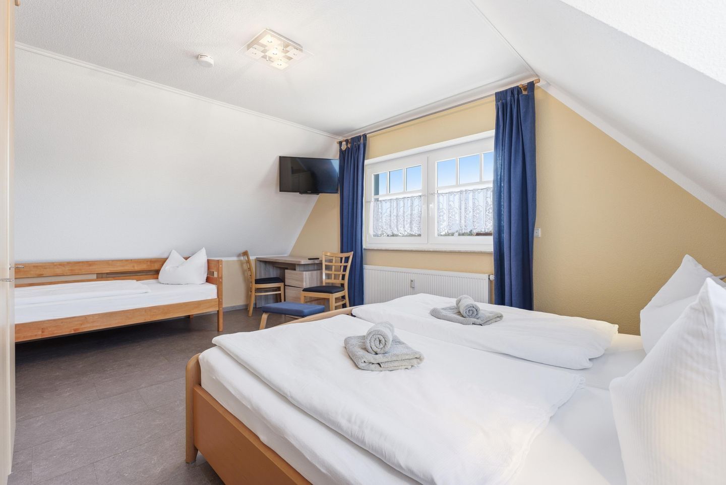 1 bedroom, desk, iron/ironing board, WiFi