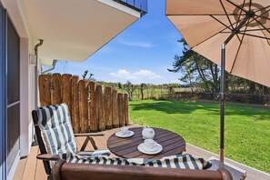 Outdoor dining - Freesenkietz 23 - Ground floor apartment for 2 persons in a quiet area close to the beach (Zingst)