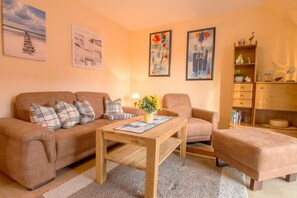 Fernseher, DVD-Player, Stereoanlage