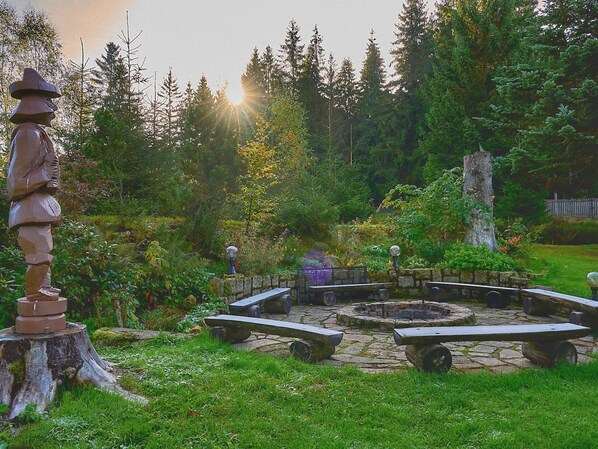 Property grounds - Wonderful private villa for 14 guests with WIFI, private pool, TV, terrace and panoramic view (Jablonec Nad Nisou)