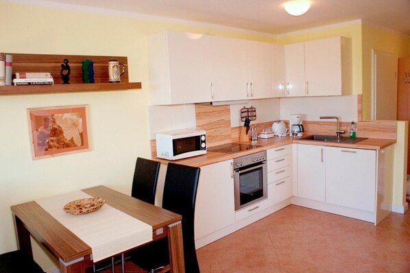 Unclassified image, 1 of 16, button