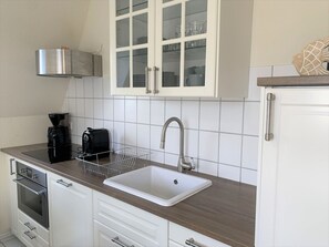 Kühlschrank, Ofen, Herdplatte, Geschirrspüler